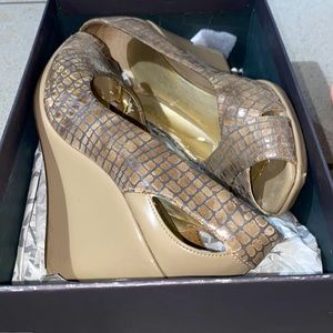 KENNETH COLE REACTION Platforms